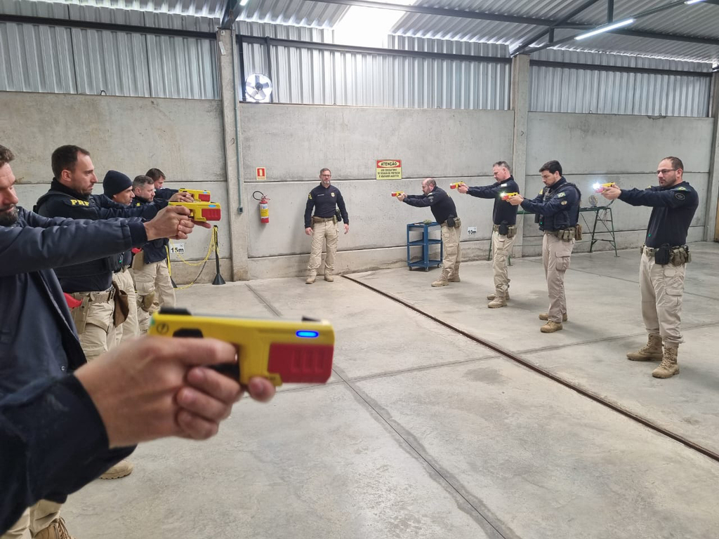 PRFs são capacitados para uso de arma de choque