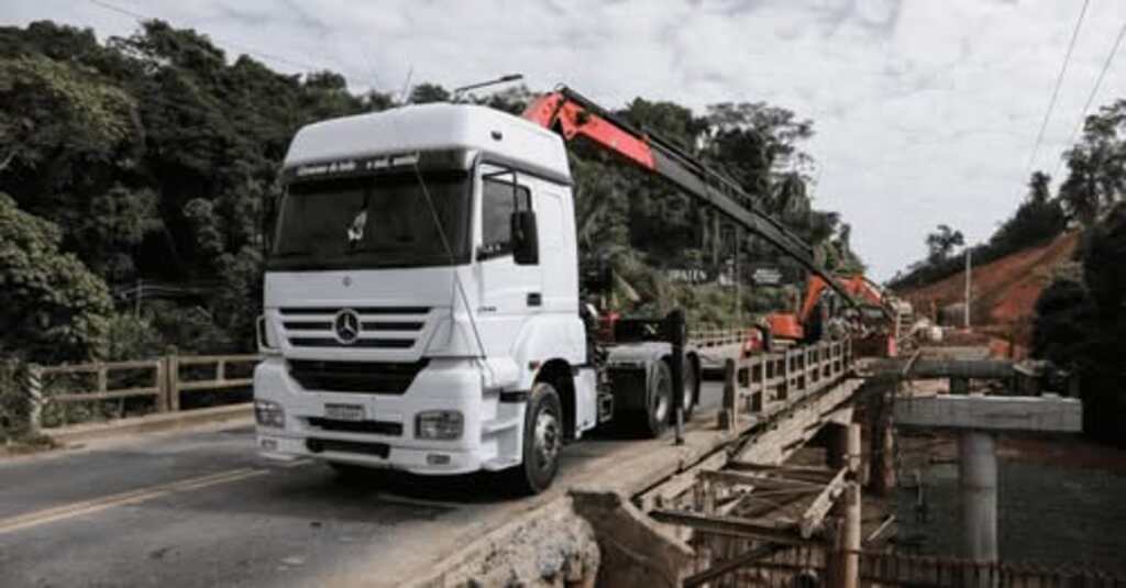 A Secretaria de Obras vai iniciar uma etapa importante da reforma da ponte Santa Catarina, em Blumenau.