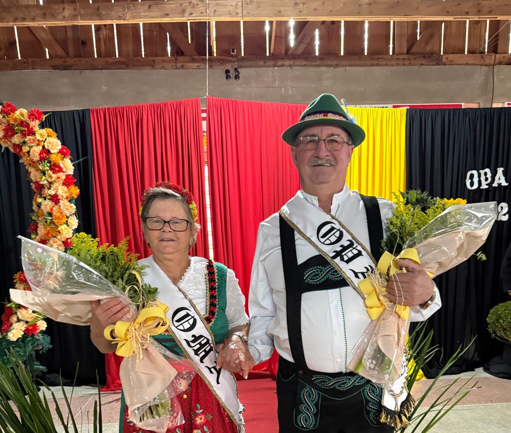 Escolha do Casal Opa e Oma da 46ª Oktoberfest é realizada