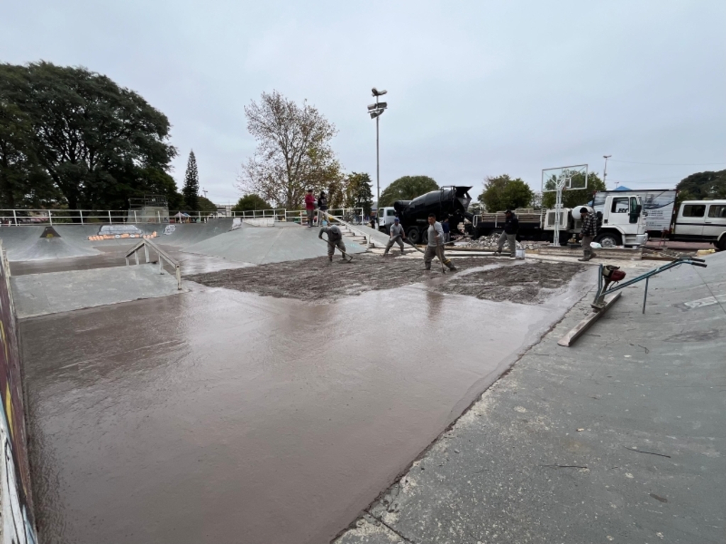 Prefeitura inicia concretagem da pista de skate do Parcão