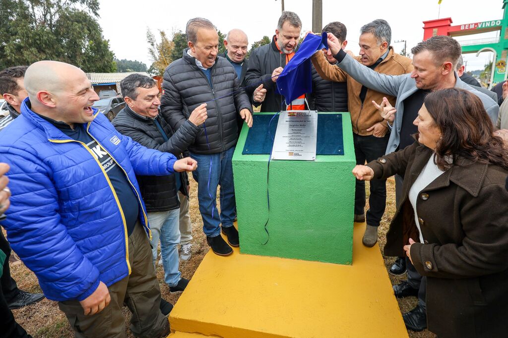 Governador entrega revitalização da SC-161 em Palma Sola