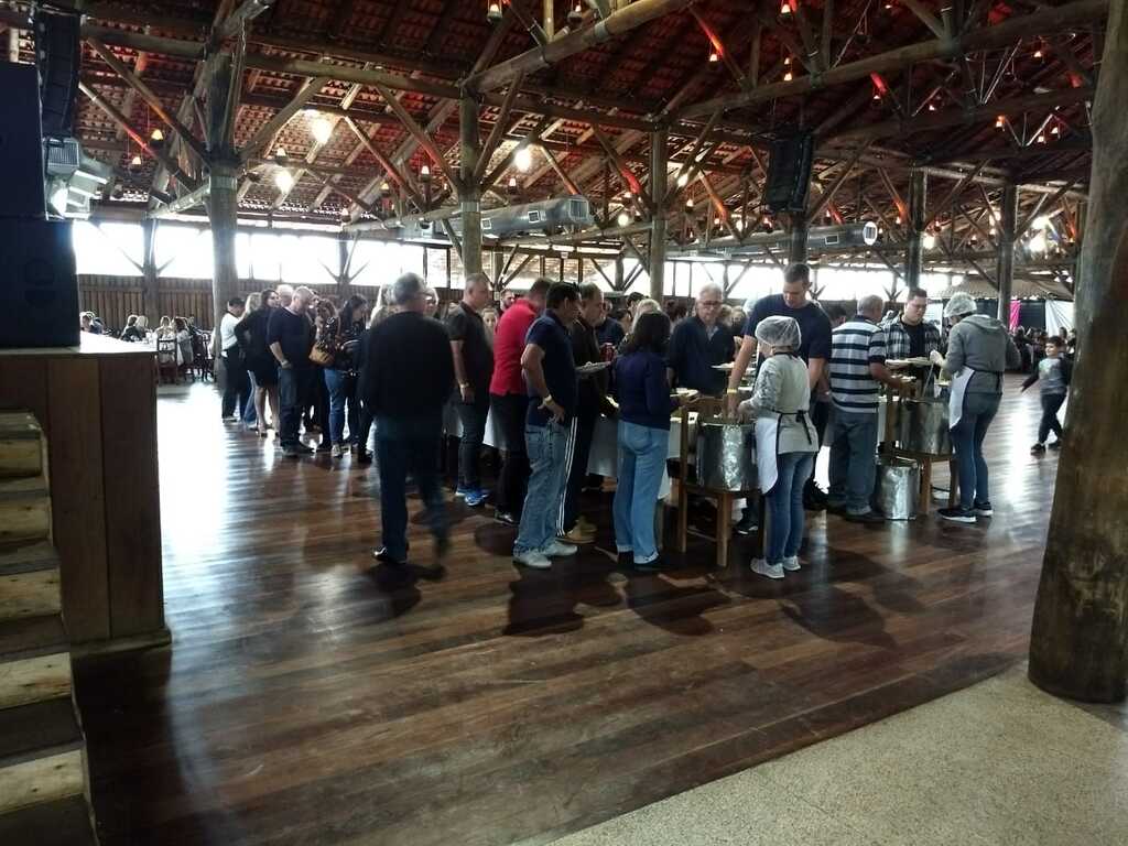 Feijoada Beneficente em Joinville une sabor e solidariedade neste sábado