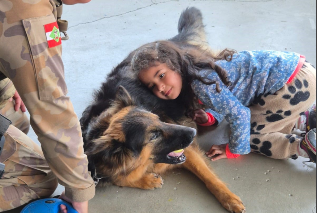 Socialização com cão da PM encanta crianças em creche de Cocal do Sul