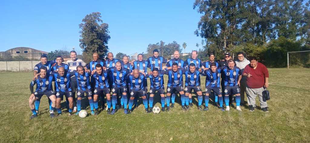 Azulão vira contra o Uruguaiana e embala estreia com goleada