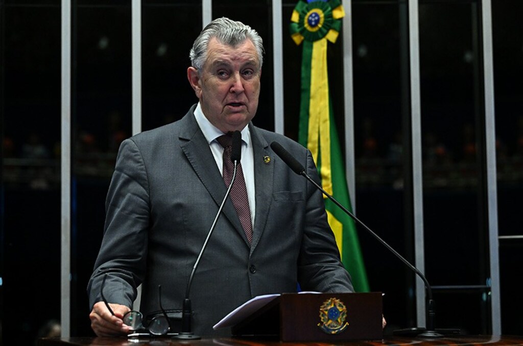 Heinze pede suspensão do recesso e ação contra decisões do STF