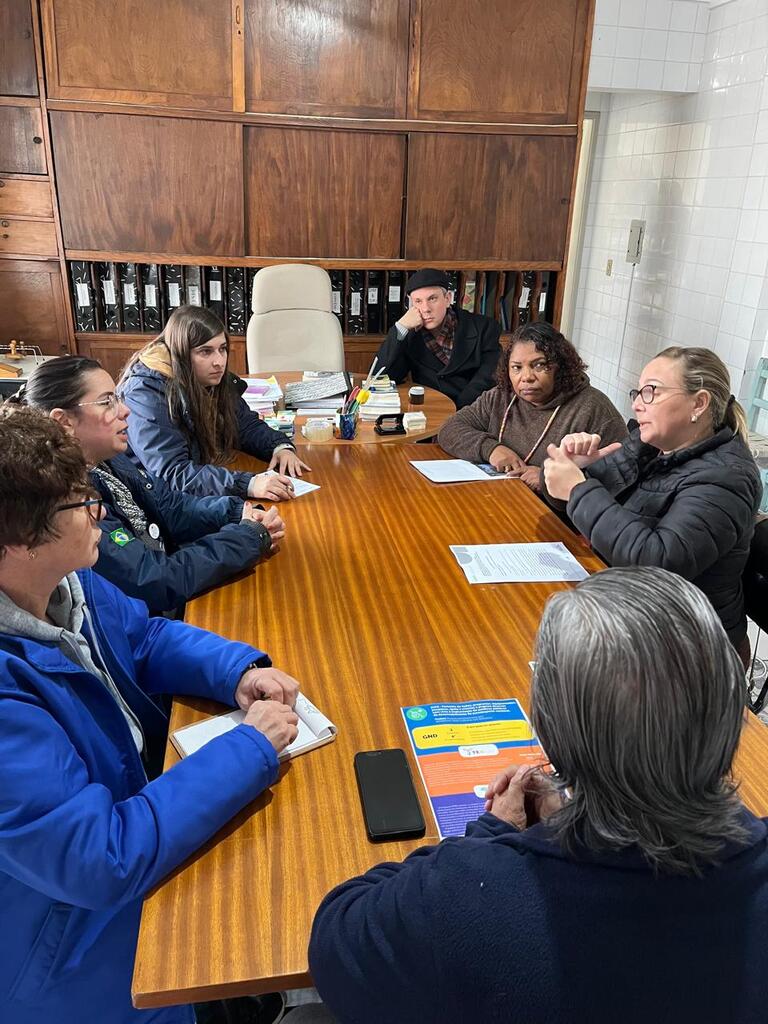 Ana Paula discute programas nacionais e ações locais no Caminho da Luz