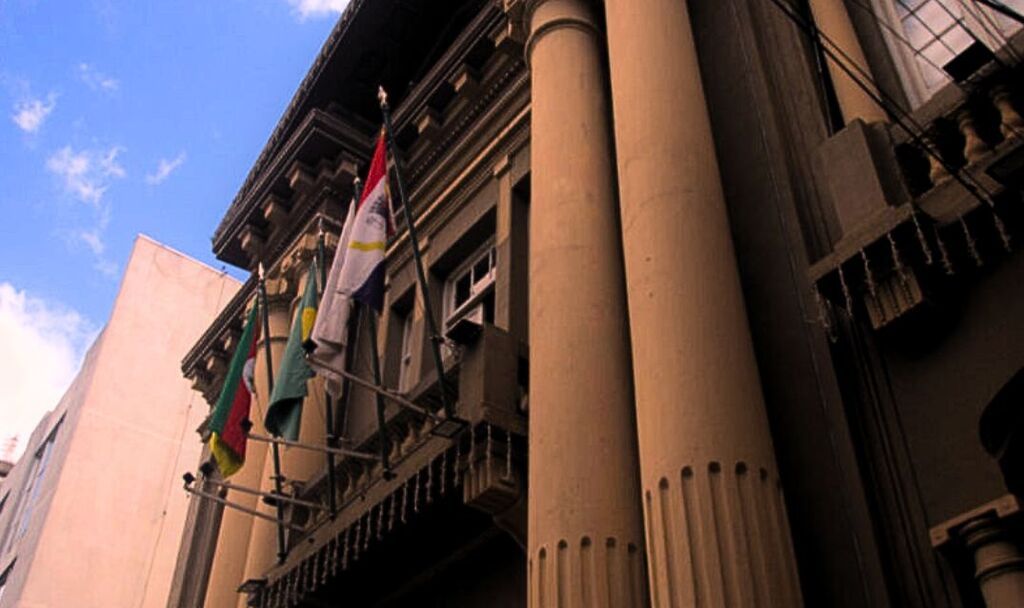 Vereadores têm pauta de votação extensa após recesso