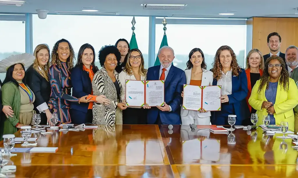 Lula sanciona cota de 30% para mulheres em conselhos de estatais