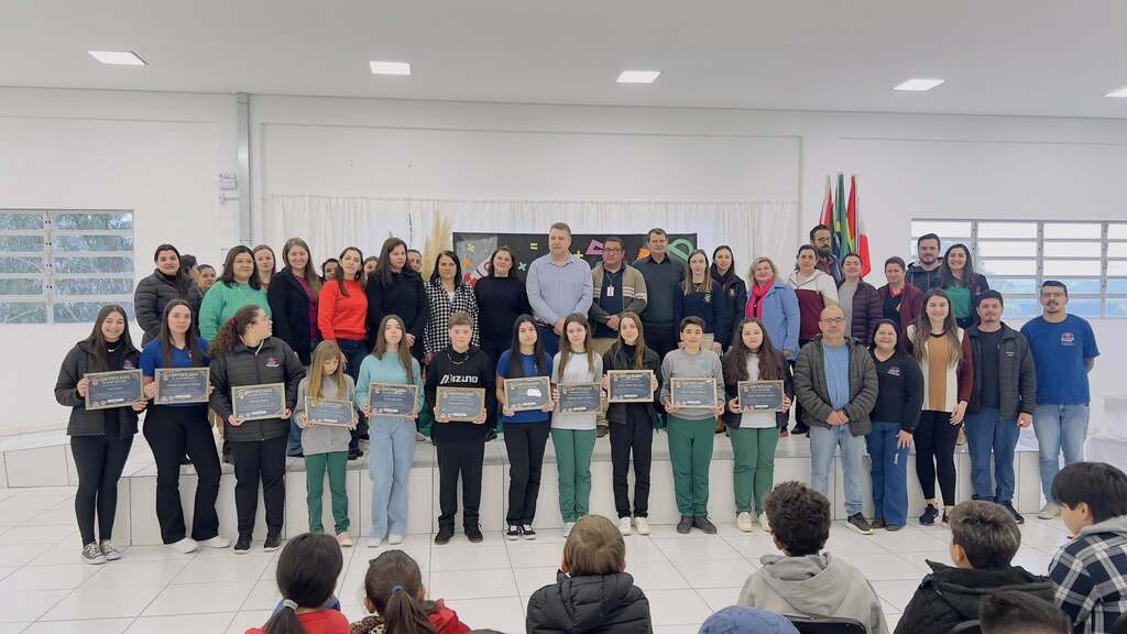 Escolas José Zanchett e CEDUP realizaram Feira Multidisciplinar em  Abdon Batista