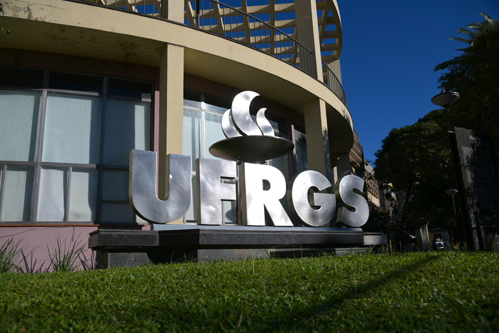 Ufrgs abre concurso para professor adjunto