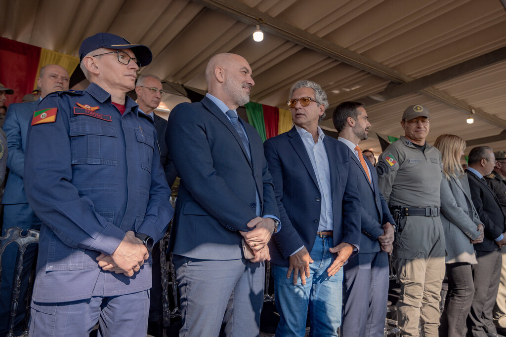 Felipe Dalla Valle - A Brigada Militar de Uruguaiana foi reforçada com 13 novas viaturas nesta sexta, 25/10, durante cerimônia de formatura realizada em Porto Alegre. Foram beneficiados o 1º BPAF, o 6º Batalhão de Polícia de Choque, o Pelotão de Polícia Ambiental e o Comando Regional da Fronteira Oeste.