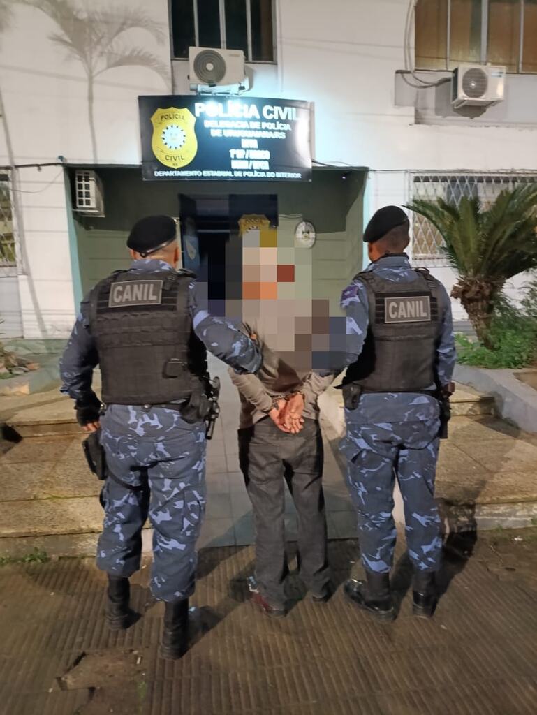 Motorista embriagado é preso após colidir com veículo parado