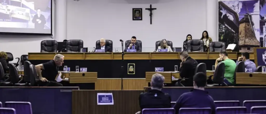 Auxiliares de desenvolvimento infantojuvenil passam a integrar programa de valorização da educação em Joinville