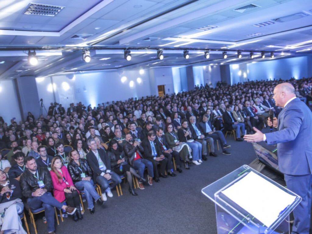 CREA Summit 2025 reuniu público recorde e destacou a força da engenharia