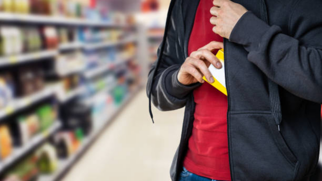Imagem iStock - Homem furta bebidas em mercado de Imbituba e foge de carro