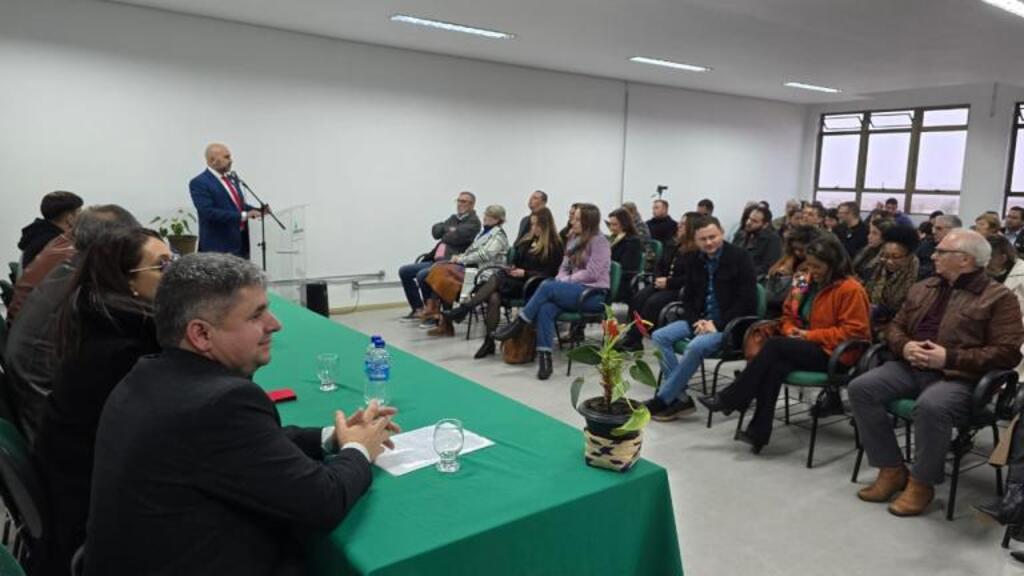 Unipampa inaugura novo bloco e Prefeitura anuncia transporte gratuito