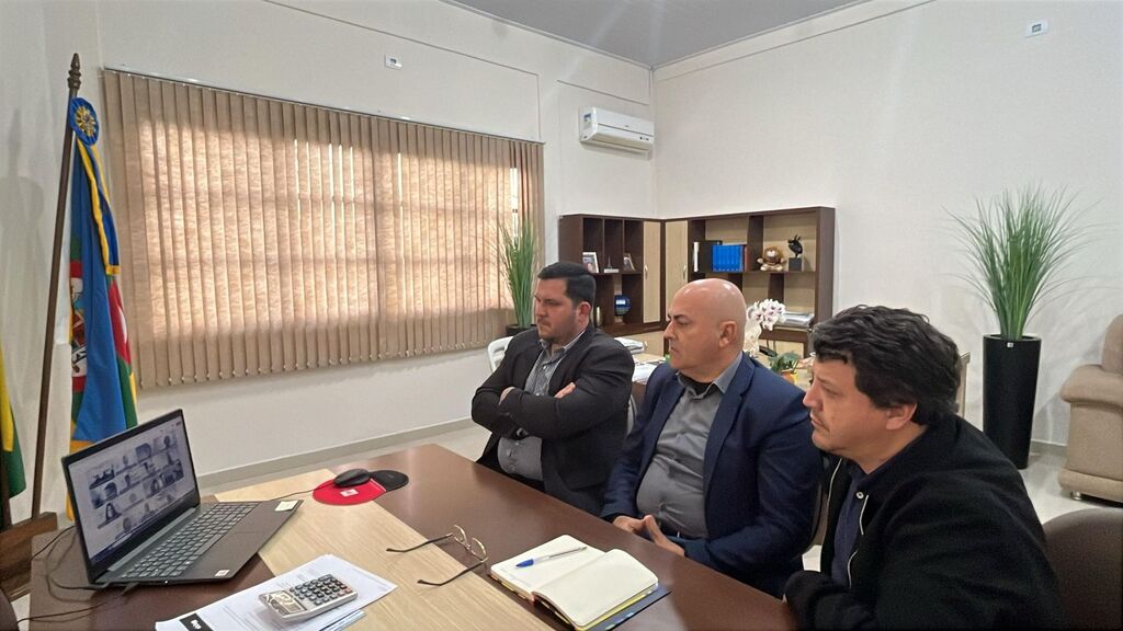 PREFEITURA DE PRAIA GRANDE PARTICIPA DE REUNIÃO COM A ANAC SOBRE REGULAMENTAÇÃO DO BALONISMO
