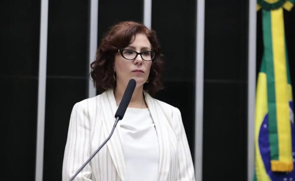 Como deve funcionar a possivel extradição de Carla Zambelli