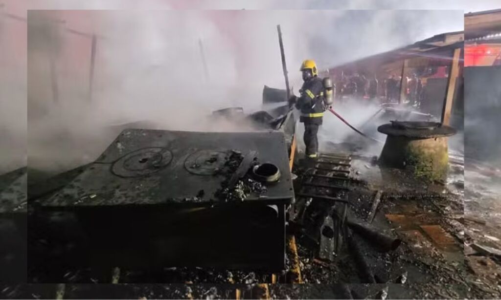 Incêndio destrói casa de madeira em Lages, na Serra Catarinense