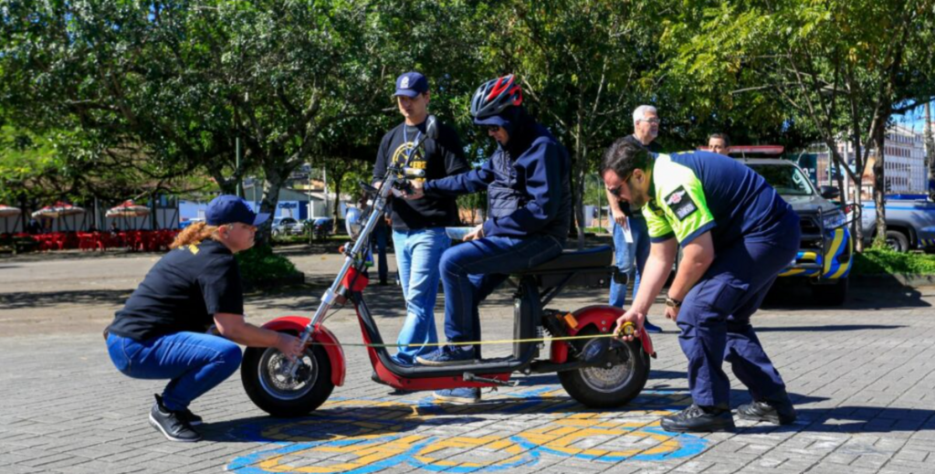 Campanha alerta sobre uso correto de bicicletas elétricas e ciclomotores