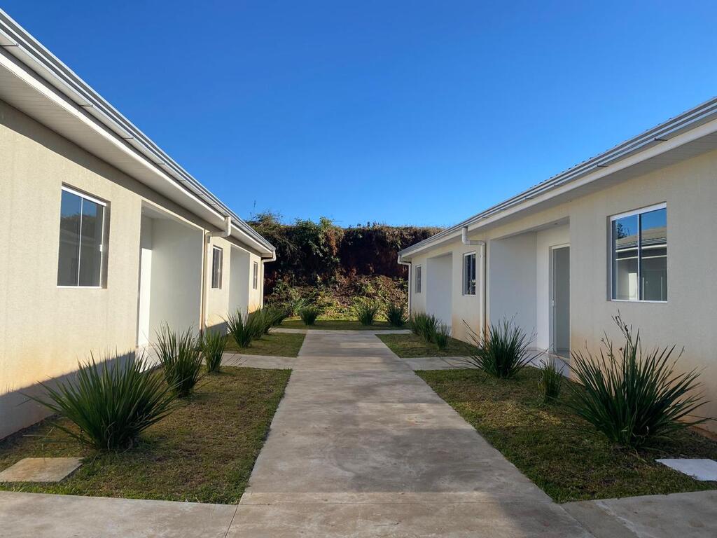 Governo de Santa Catarina entrega casas em Irineópolis