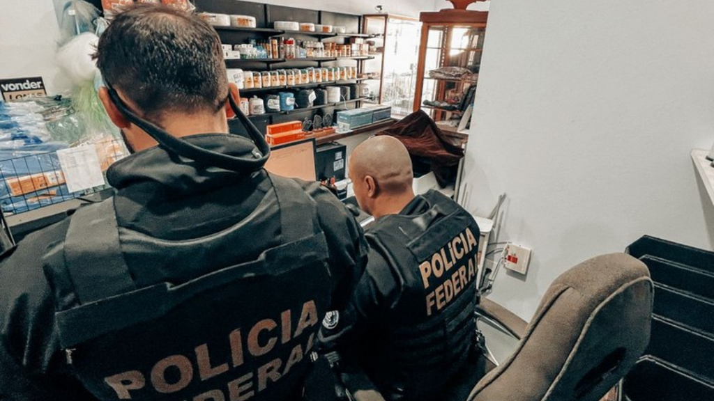 Foto: PFSC - Homem é preso pela PF em SC por armazenar cenas de abuso sexual infantil