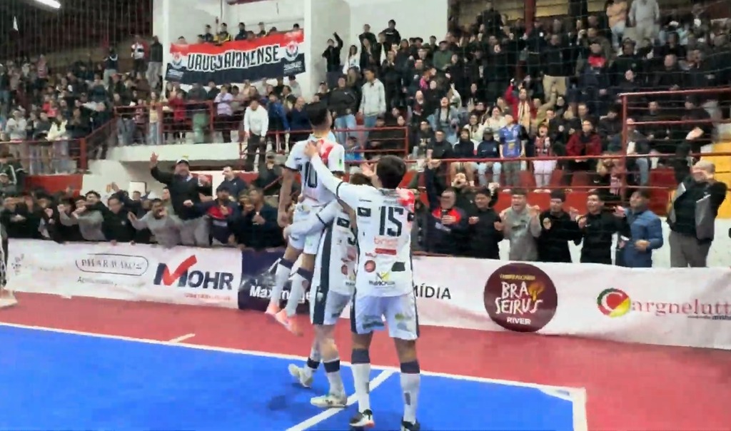 Uruguaianense vence o Cerro Largo com goleada