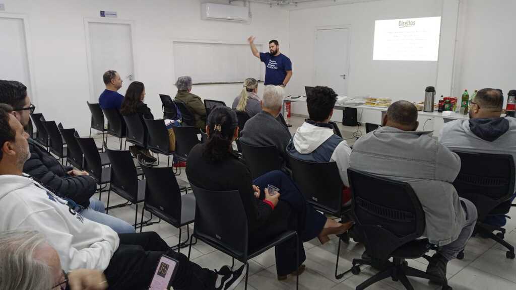 Palestra do Sebrae sobre Finanças atrai microempreendedores no Auditório do Multiuso