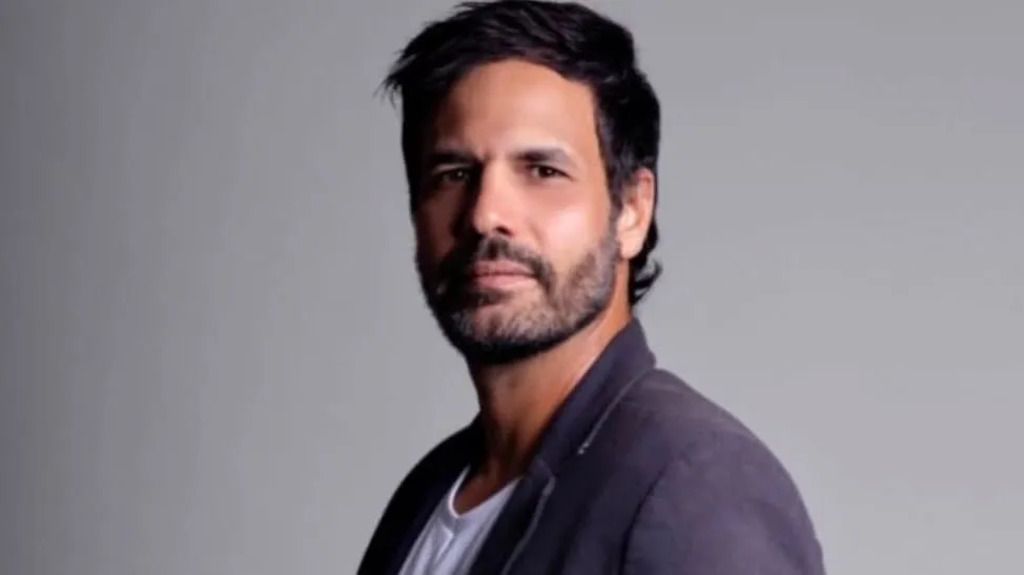 Ator Maurício Silveira morre aos 48 anos após complicações em cirurgia