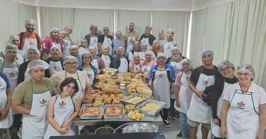 Oficina de Pães Artesanais integra e acolhe imigrantes em Pinhalzinho