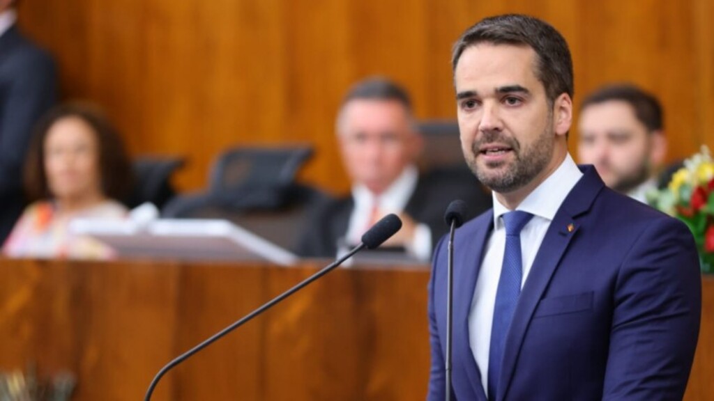 Eduardo Leite se manifesta sobre prisão domiciliar de Bolsonaro