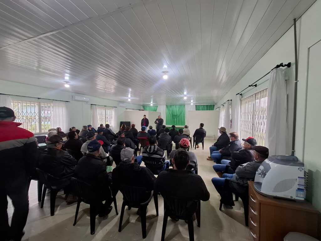 Reunião aberta apresenta Programa Lar Legal Rural à população de Bocaina do Sul