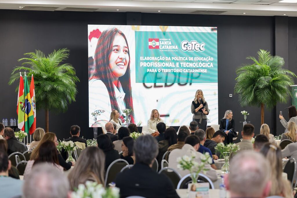 SED inicia elaboração da Política de Educação Profissional e Tecnológica para o Território Catarinense