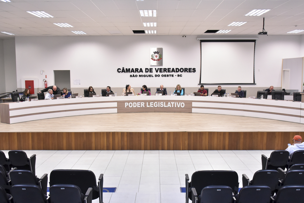 Projeto prevê alimentação a animais e materiais de construção entre ações do Programa Melhor Amigo