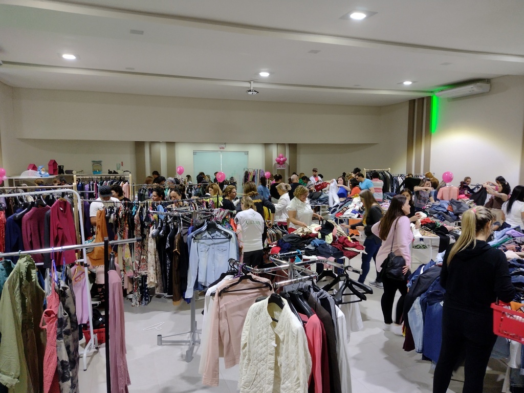 Desapega Rosa chega à 8ª edição com solidariedade e estilo em Lages