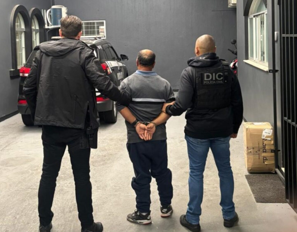 Polícia Civil prende homem com mandado de prisão por homicídio