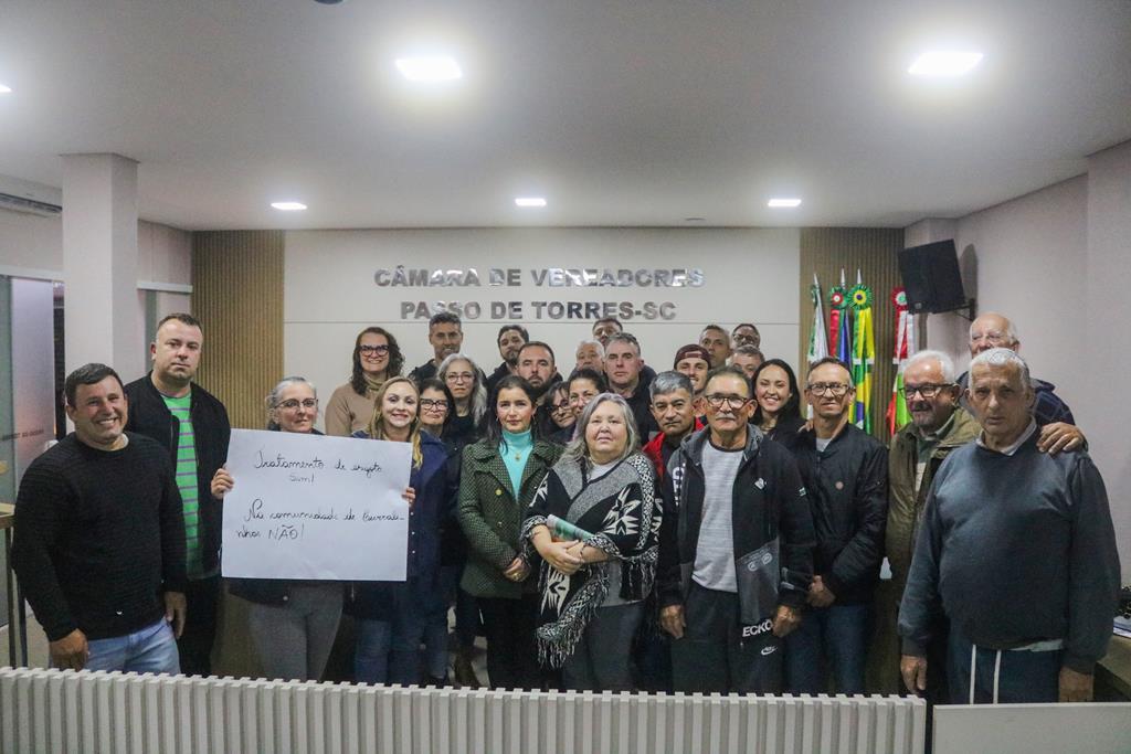 REPRESENTANTE DA COMUNIDADE DE CURRALINHOS USA A TRIBUNA POPULAR NA CÂMARA DE PASSO DE TORRES