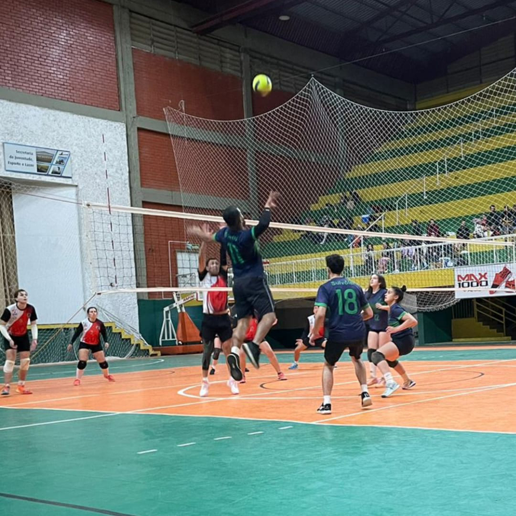 Abertas inscrições para Citadino de Voleibol e aulas de krav magá