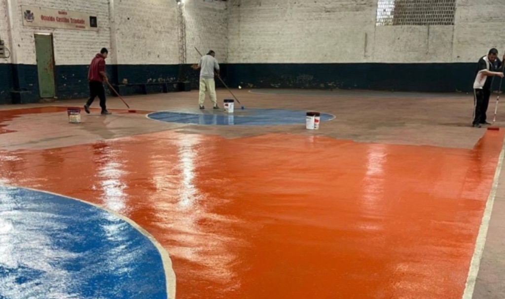 Mais quadras esportivas estão sendo revitalizadas