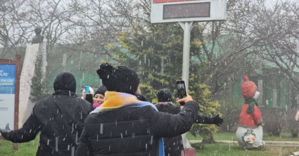 Neve é registrada na Serra Catarinense neste sábado (09)