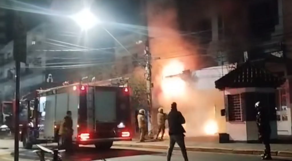 Incêndio atinge loja de utilidades no Calçadão
