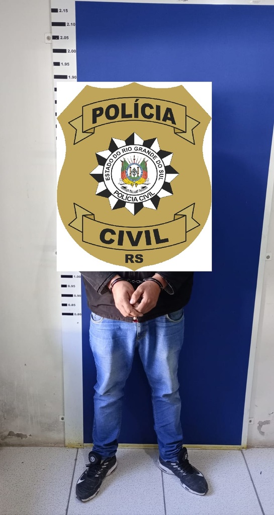 Homem é preso após agredir companheira com espeto e socos
