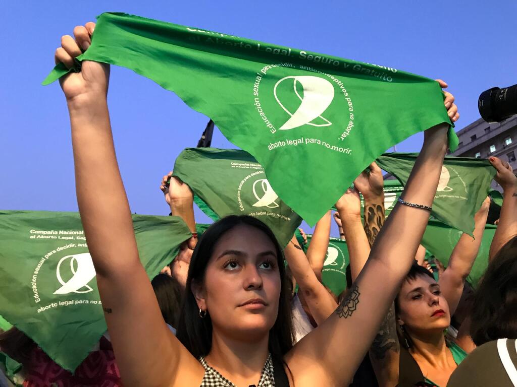 Curso orienta atendimento legal em casos de aborto