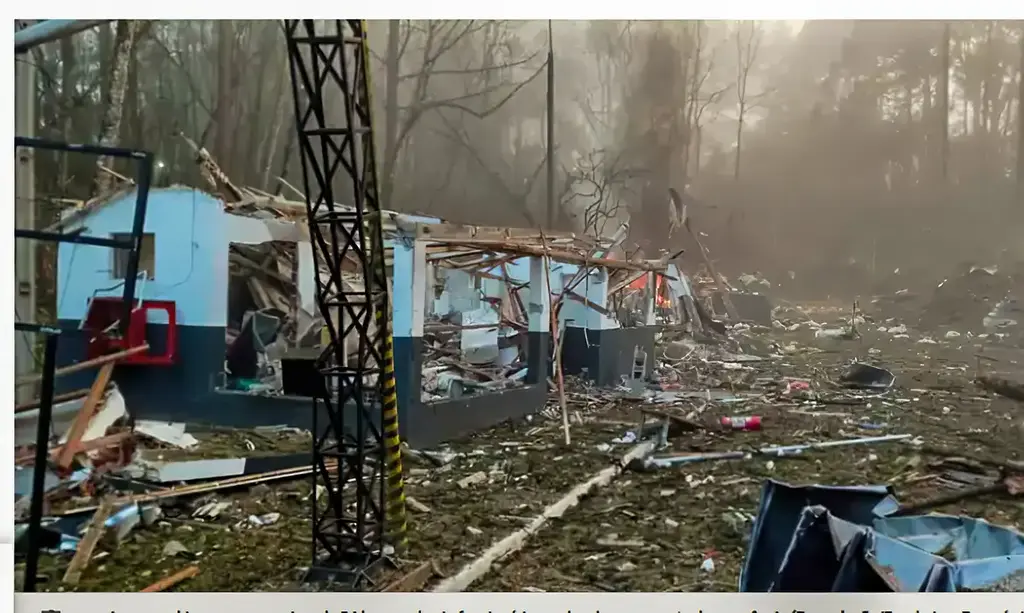 Explosão em fábrica: Bombeiros do Paraná reiniciam buscas pelos corpos