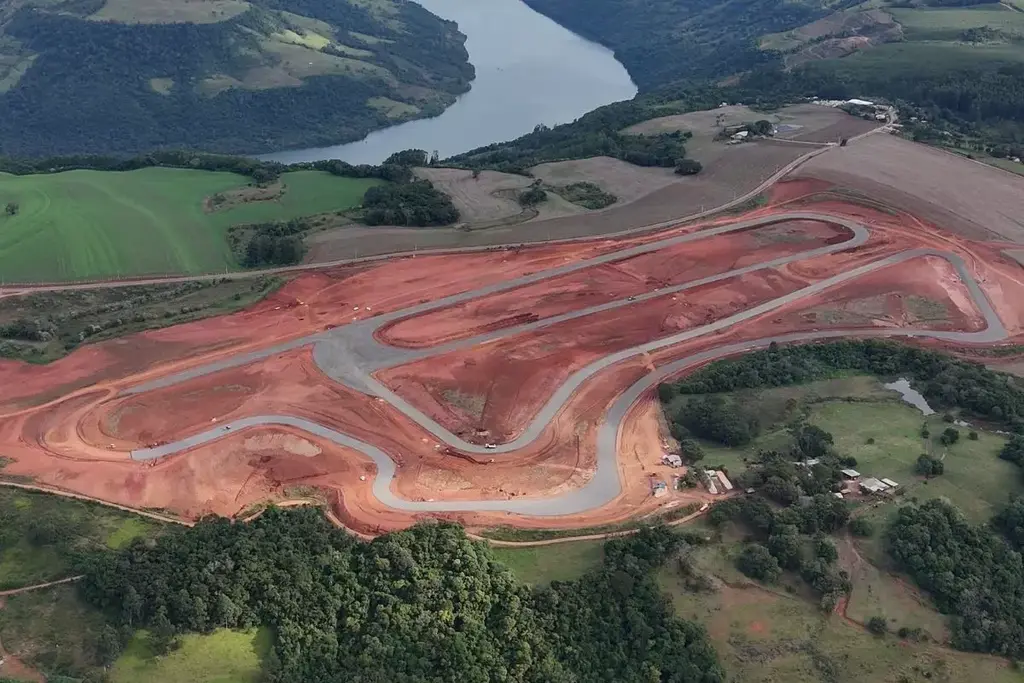 Primeiro autódromo asfaltado de SC une padrão Fórmula 1 e investimento milionário