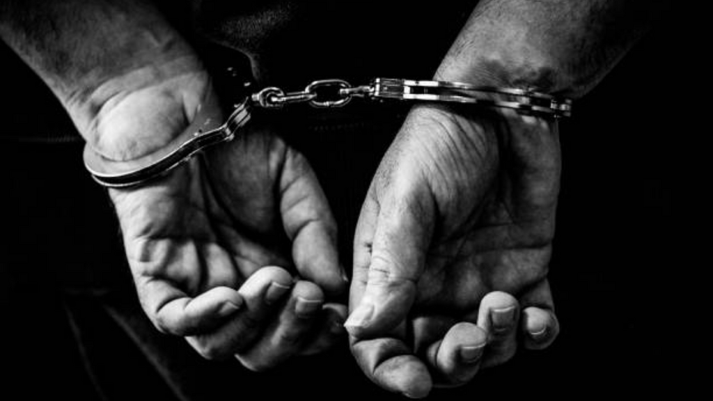 Imagem iStock - Suspeito é preso por tráfico de drogas em operação do Tático em Imbituba