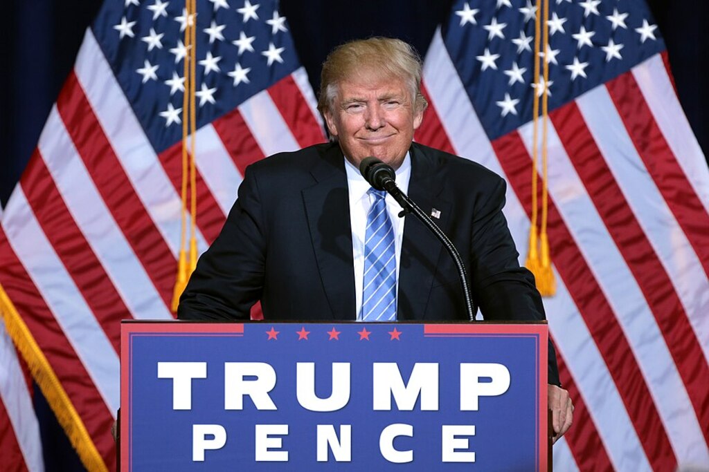 Trump volta a criticar Brasil e diz que Bolsonaro sofre 