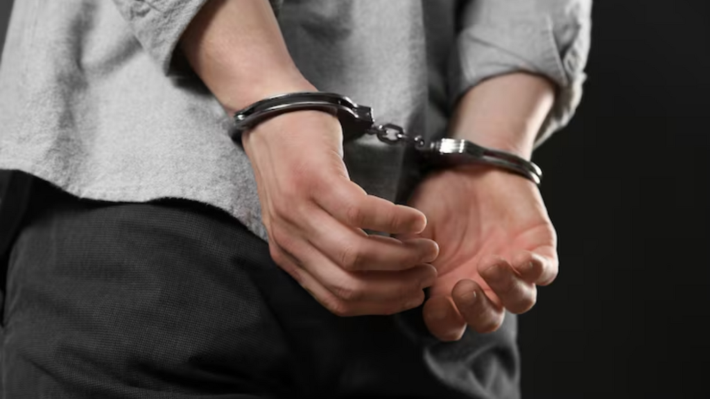 Imagem iStock - Adolescente com mandado de apreensão é detido em abordagem na BR-101