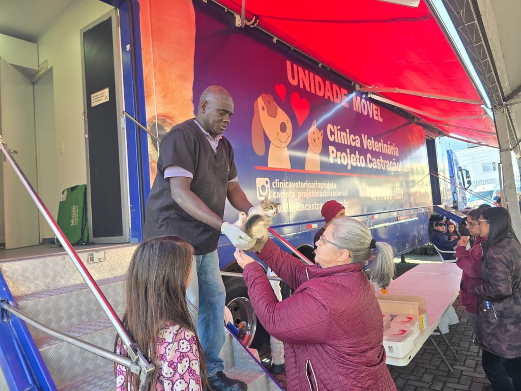 Feira de Adoção e Castração mobiliza comunidade em Otacílio Costa