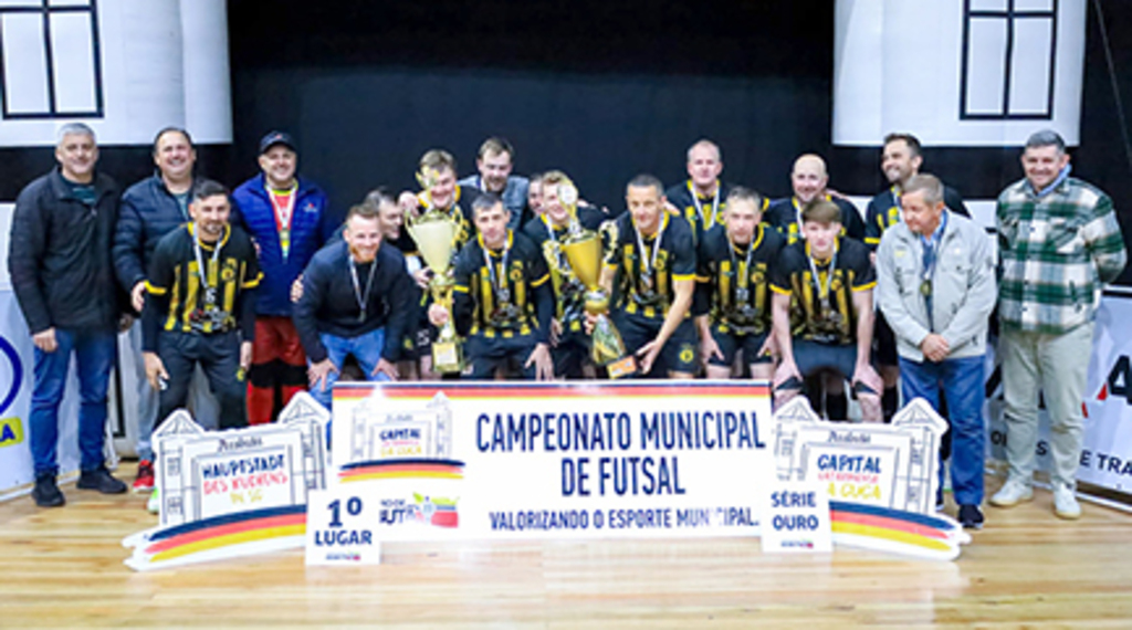  - SER Estrela A, campeão da Ouro